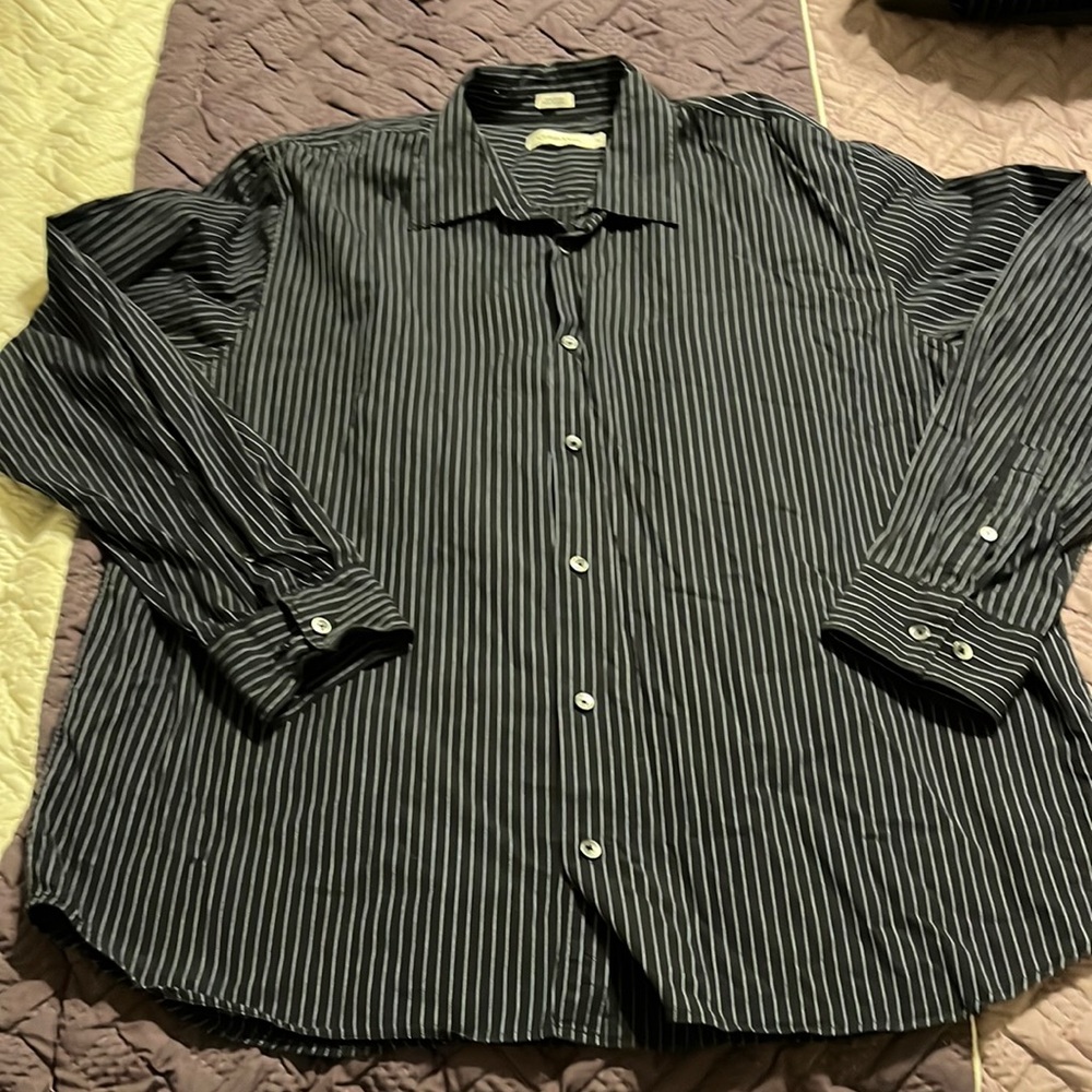 Calvin Klein Men’s XL Button Up shirt